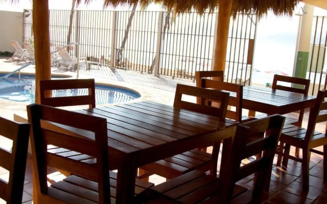 Las Arenas Bungalows Melaque