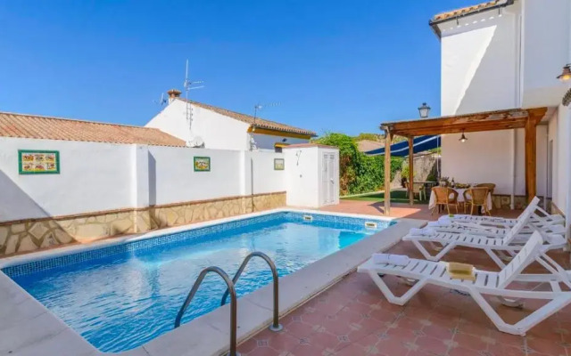 Casa El Torero El Bosque by Ruralidays