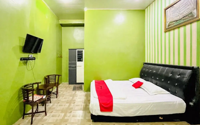 RedDoorz @ MCLOS Syariah Guest House Rantau Perapat