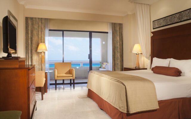 Wyndham Grand Cancun All Inclusive Resort & Villas