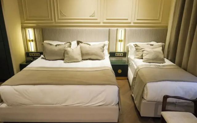 Sur Royals Hotel's