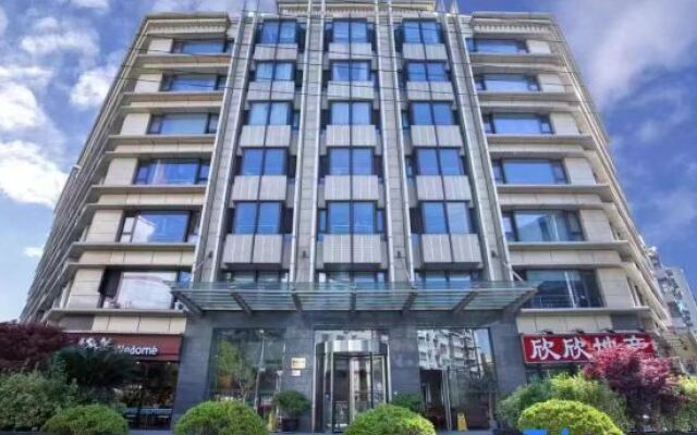 Qingzhuang Homestay (North XiZang Road)