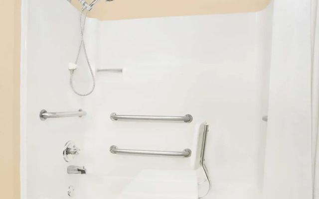 Boarders Inn & Suites by Cobblestone Hotels - Waterloo/Cedar Falls