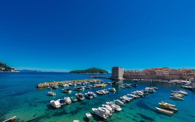 Villa Adriatica - 4 bedroom vacation house