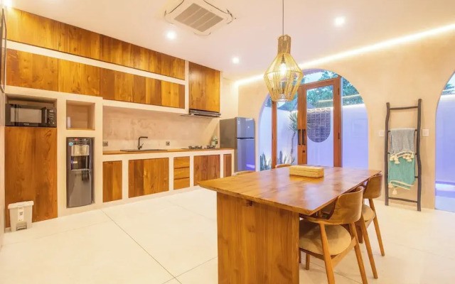 Sleek 2BR Villa, 5 Minutes to Bingin Beach