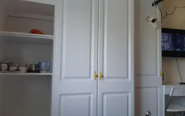 Apple Guest House