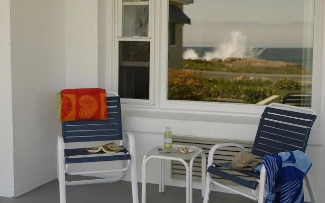 Atlantis Oceanfront Inn