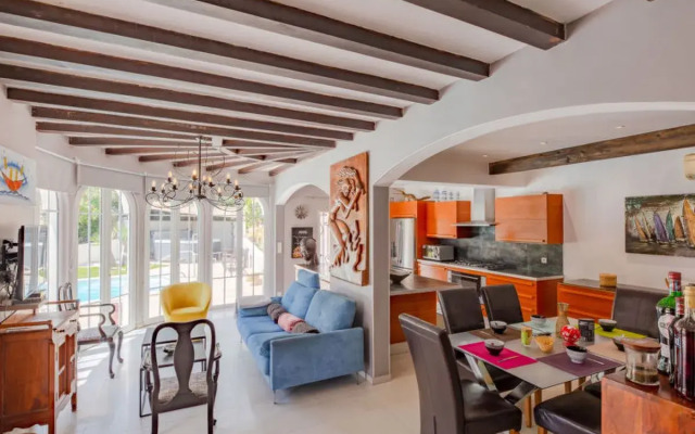 Holiday Home Villa Bindouletto