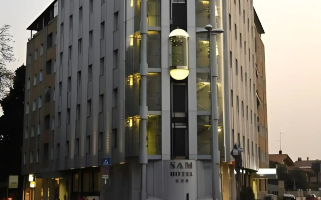 Sam Hotel