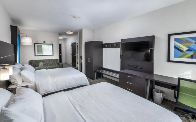 Holiday Inn Express & Suites Saskatoon East - University by IHG