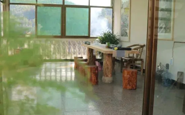 Youjian Chuiyan Inn