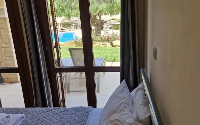 Aa02 Adjacent to Aphrodite Hills- Communal Pool, Garden