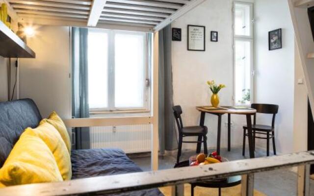 Shabby Chic Apartment  Freshly Furnished  Self Check-In