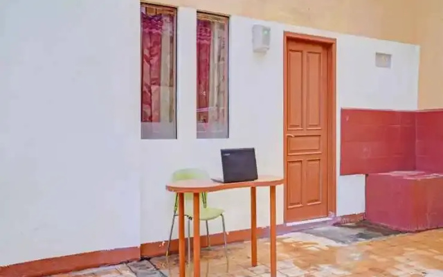 OYO 90648 Kusnan Guest House Syariah
