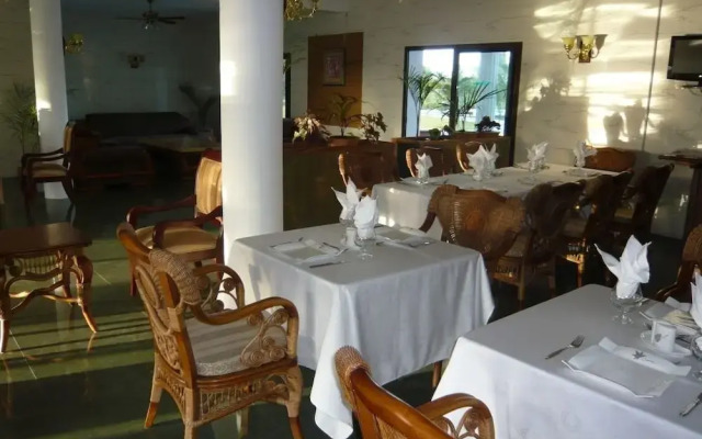 Sunny Golf Hotel
