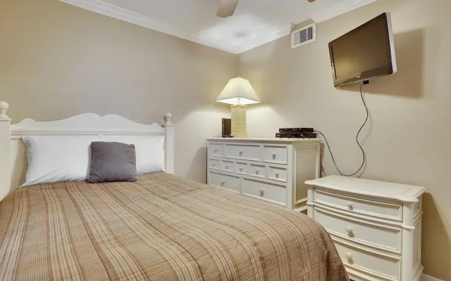 Seascape 2113 2 Bedroom Condo by RedAwning