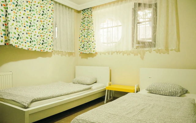 Deeps Hostel