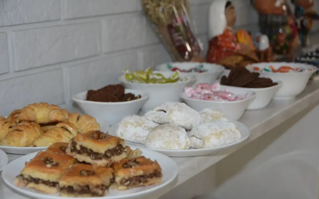 Mehmon Saroy Hotel