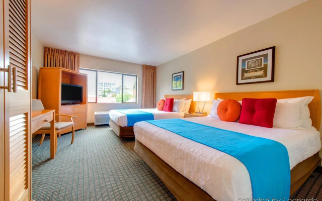Staypineapple, University Inn, University District Seattle