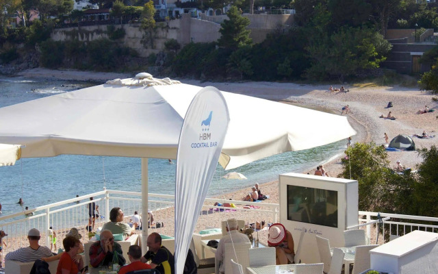 Bue Marino Hotel & Cocktail Bar