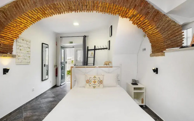 Cozy Alfama Haven: Perfect For Exploring Lisbon