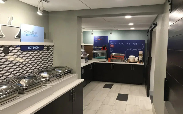 Holiday Inn Express Allentown North by IHG