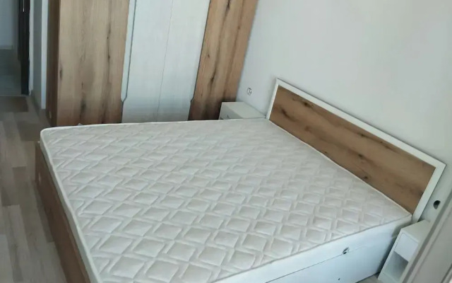Comfy & Flat, Great Location, Parking