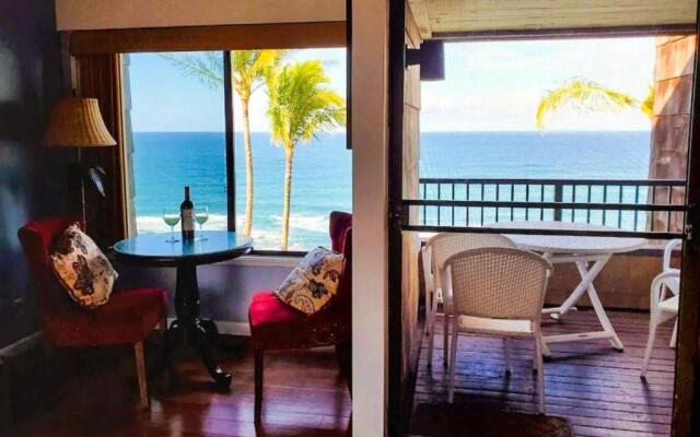 Sealodge D7-oceanfront with pool, BBQ, wifi ,free parking, secluded beach nearby