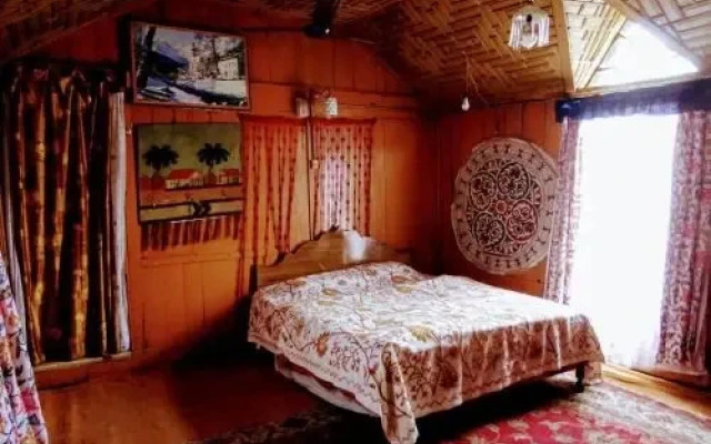 Persian Group of Houseboats