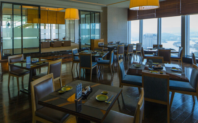 Renaissance Huizhou Hotel