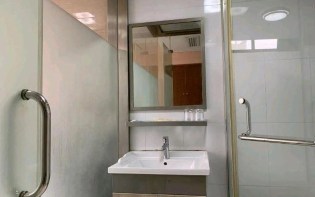 Zhapu Tianfei Business Hote