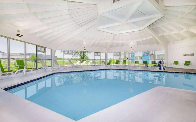 Clarion Hotel & Suites