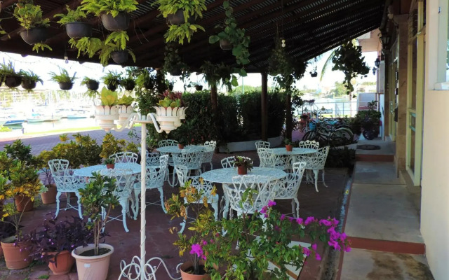 Marina Banderas Suites
