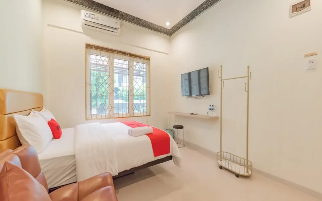 RedDoorz Plus Near Rsud Gunung Jati Cirebon