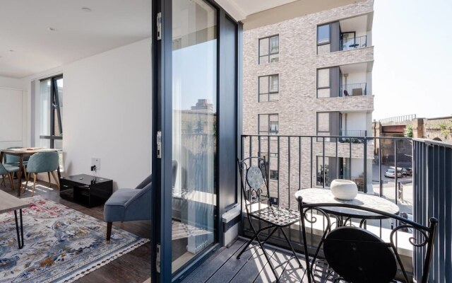 Gorgeous New 1 Bed With Private Balcony, Brixton