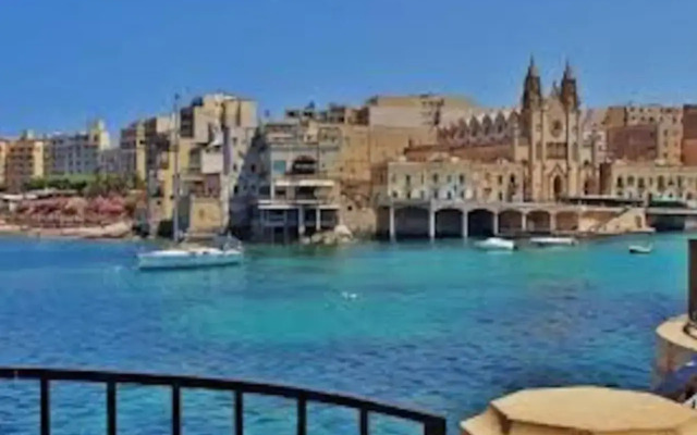 Private Apartment in Pembroke St Julians
