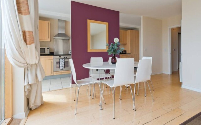 Modern, City Centre 3 Bedroom Apartment