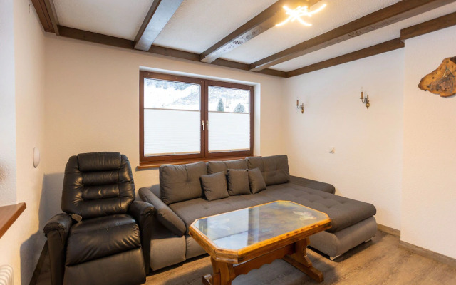 Beautiful apartment in Salzburg with garden