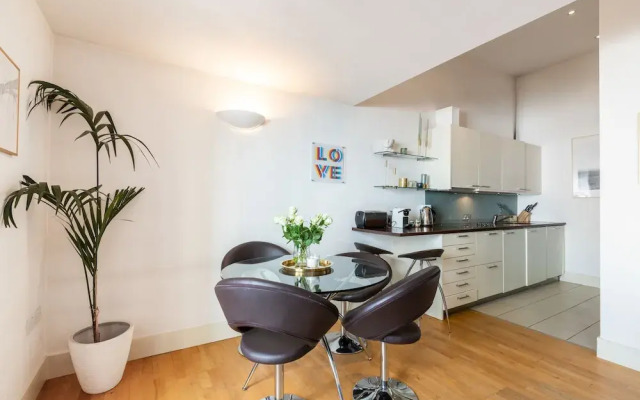 2 Bdr in Kensington E1 by the Residences