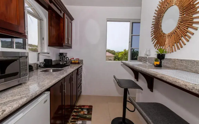 Runaway Bay Gem Suite