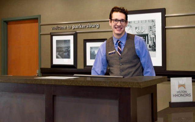 Hampton Inn & Suites Parkersburg Downtown