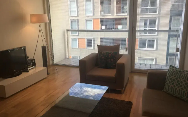 Still Life Canary Wharf Executive