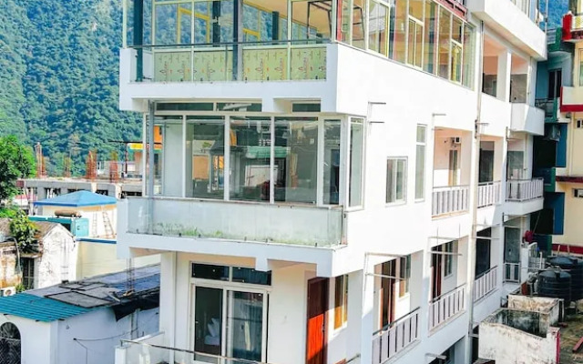 Hotstel Rishikesh,Tapovan
