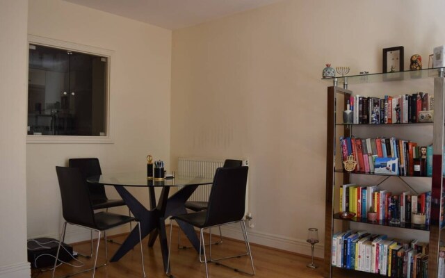 Vibrant 1 Bedroom Flat In Farringdon