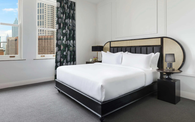 The Candler Hotel Atlanta, Curio Collection by Hilton