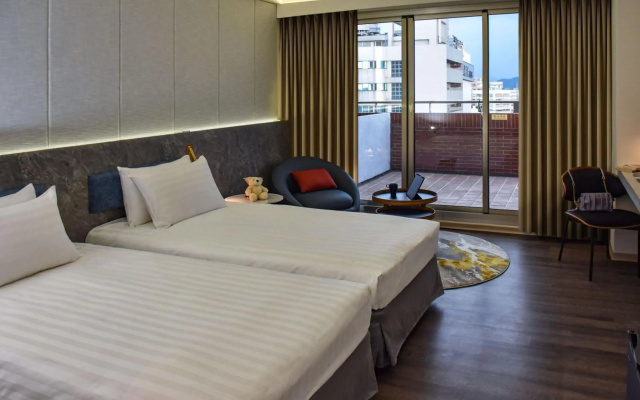 Metro Hotel - Howard Group