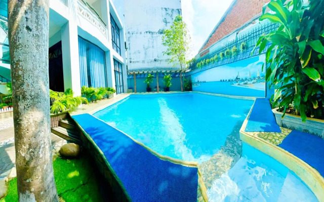 Xoai Xanh Hostel & Villa