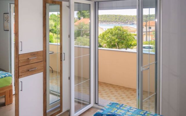 Apartment Mira (RAB131)