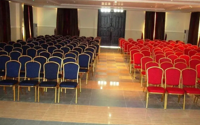 Kayriott Hotel & Suites