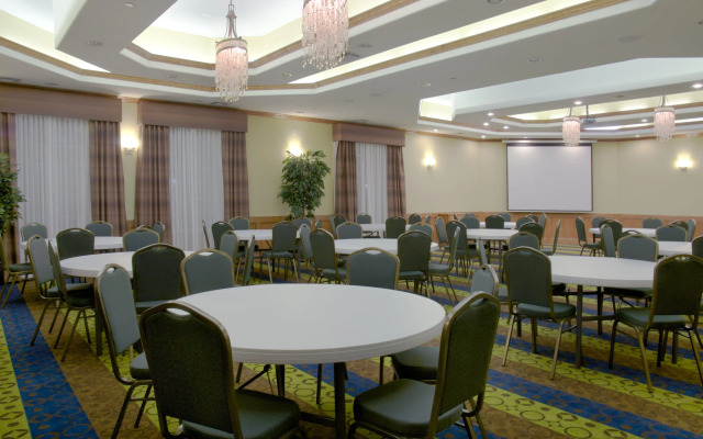 Holiday Inn Express Hotel & Suites Galveston West-Seawall by IHG